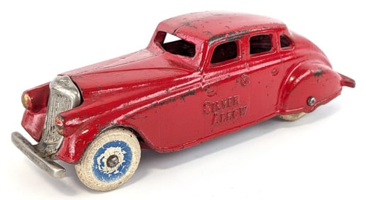 Arcade Cast Iron Silver Arrow Sedan