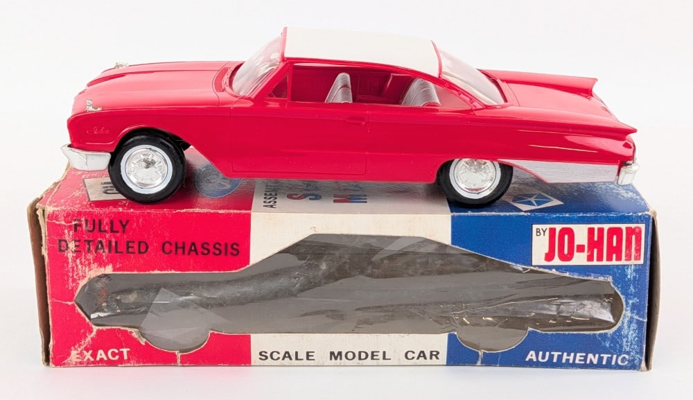 1/25 Scale Jo-Han 1960 Ford Galaxie Starliner w/ Box (1 of 10)