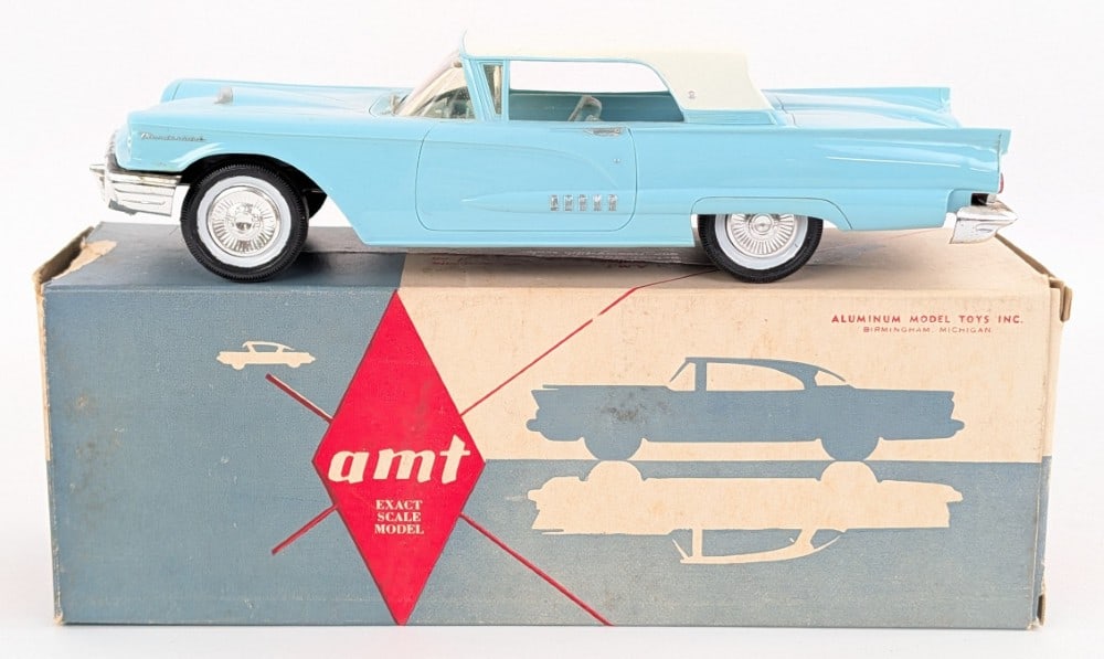 AMT 1958 Ford Thunderbird Dealer Promo Car w/ Box (1 of 9)