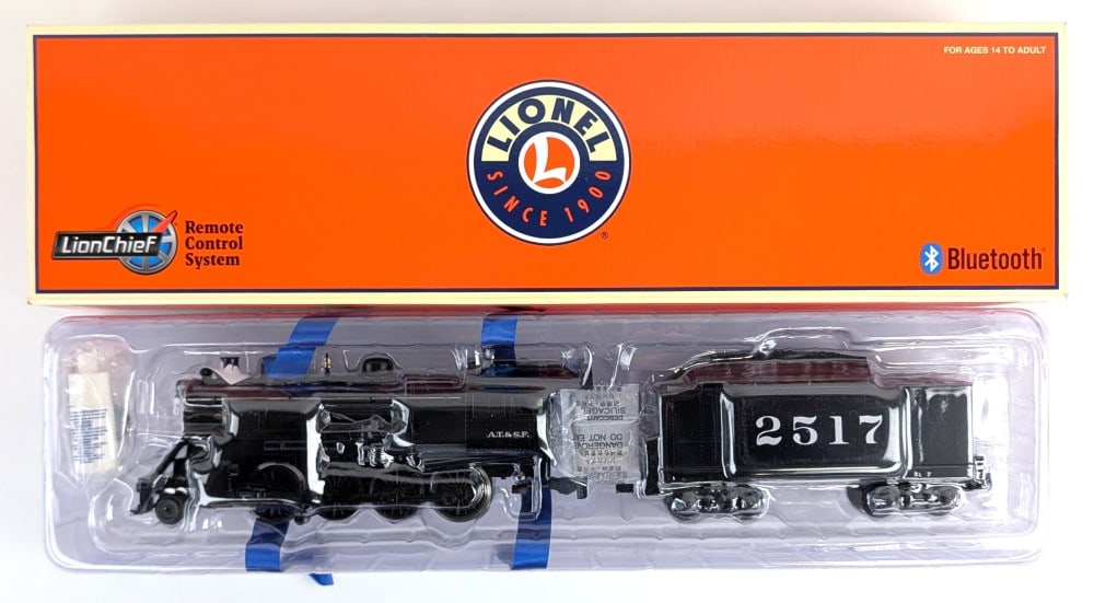 Lionel Santa Fe LionChief 2-8-0 #2517 Loco & Tender 2332120 (1 of 9)