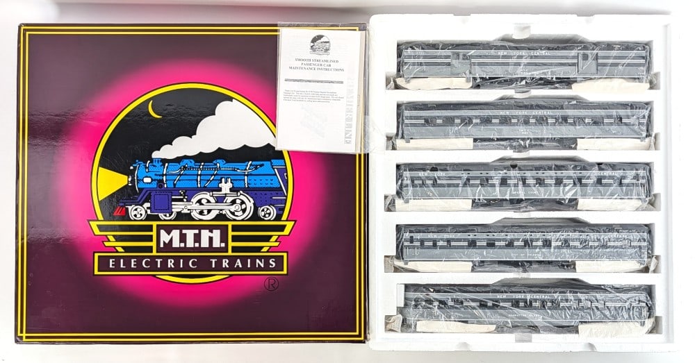MTH New York Central 5-Car 70' ABS Passenger Set 20-6554: MTH New York Central 5-Car 70' ABS passenger set - smooth. Good condition and appears like new in the box. The box shows light wear form handling and storage. Item No. 20-6554.