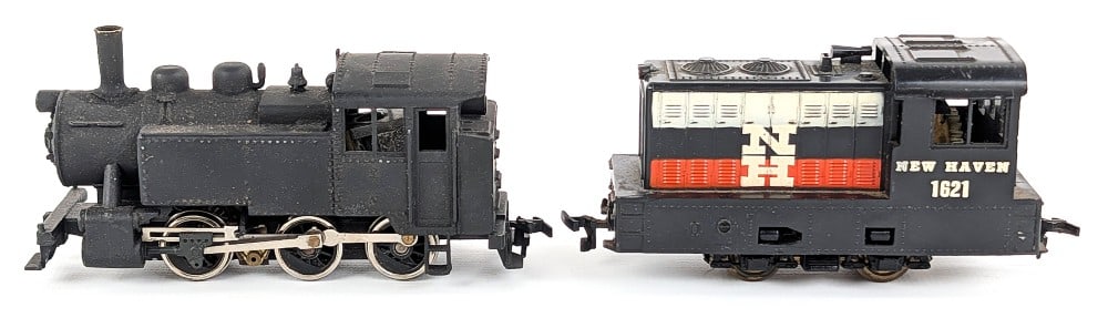 Mantua HO Scale 0-6-0 Engine and Marx New Haven 1621 Switcher (1 of 6)