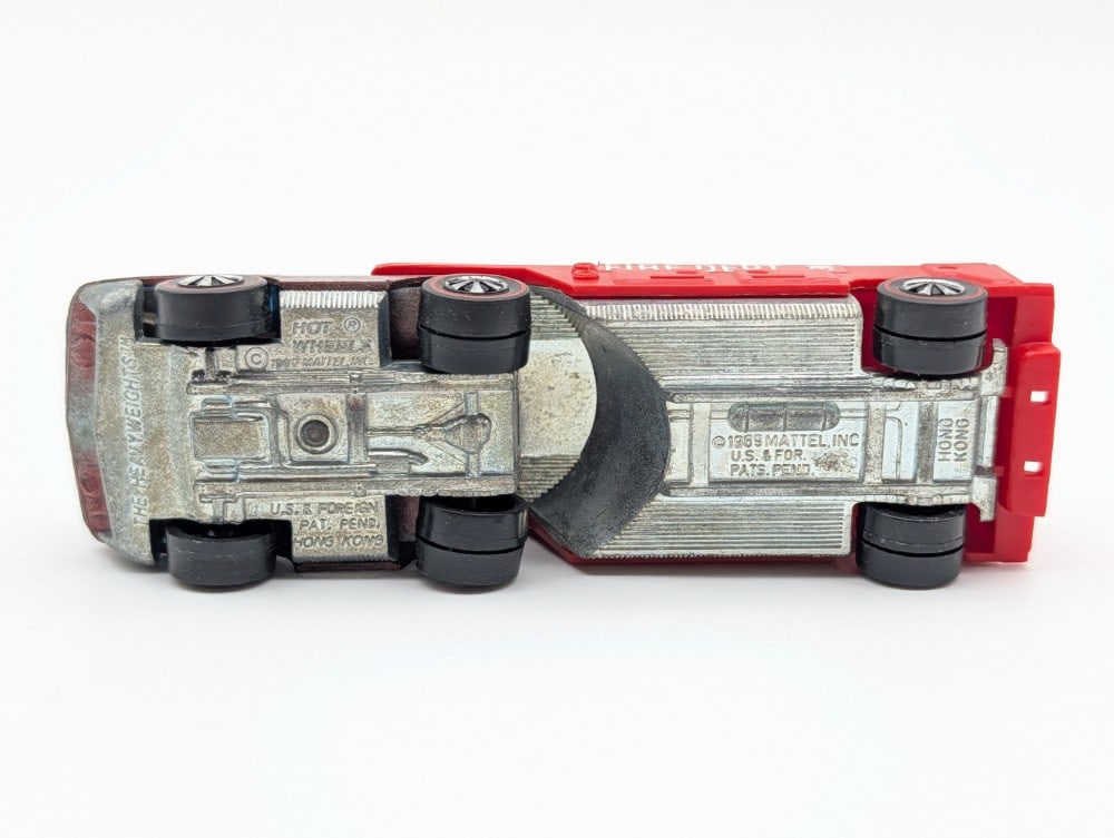 Hot Wheels Redline Heavyweights Fire Engine Truck with Button - 7