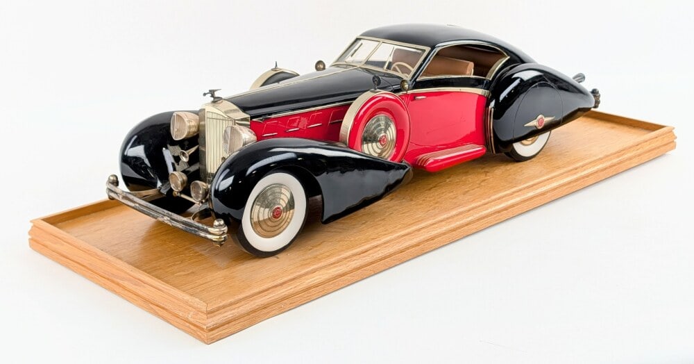 1:8 Scale 1935 Packard V12 Aero-Coupe model by Teodoro Castro (1 of 11)