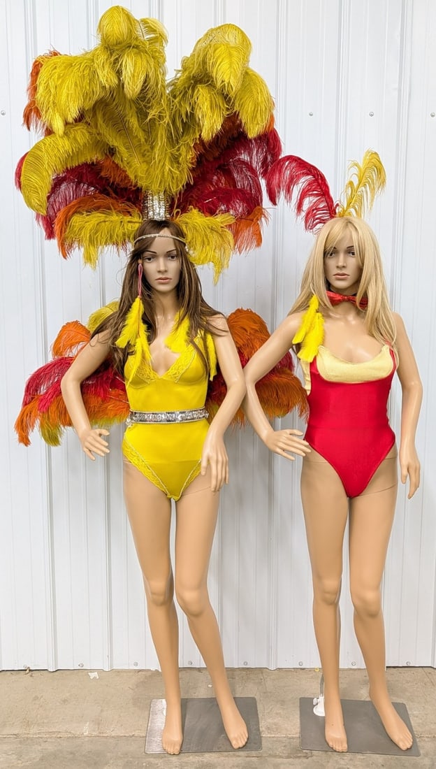 2) Life Size Vegas Showgirls w/ Original Vintage Feathered Costumes: Set of life size Vegas style Showgirls. Set features two life size high quality life like female mannequins and two original vintage feathered show girl outfits. Set appears to be in overall good cond