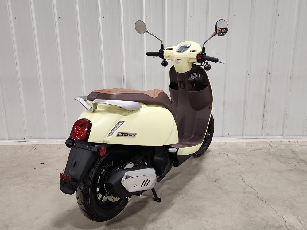 QJ motors LTR 150 Moped - 13