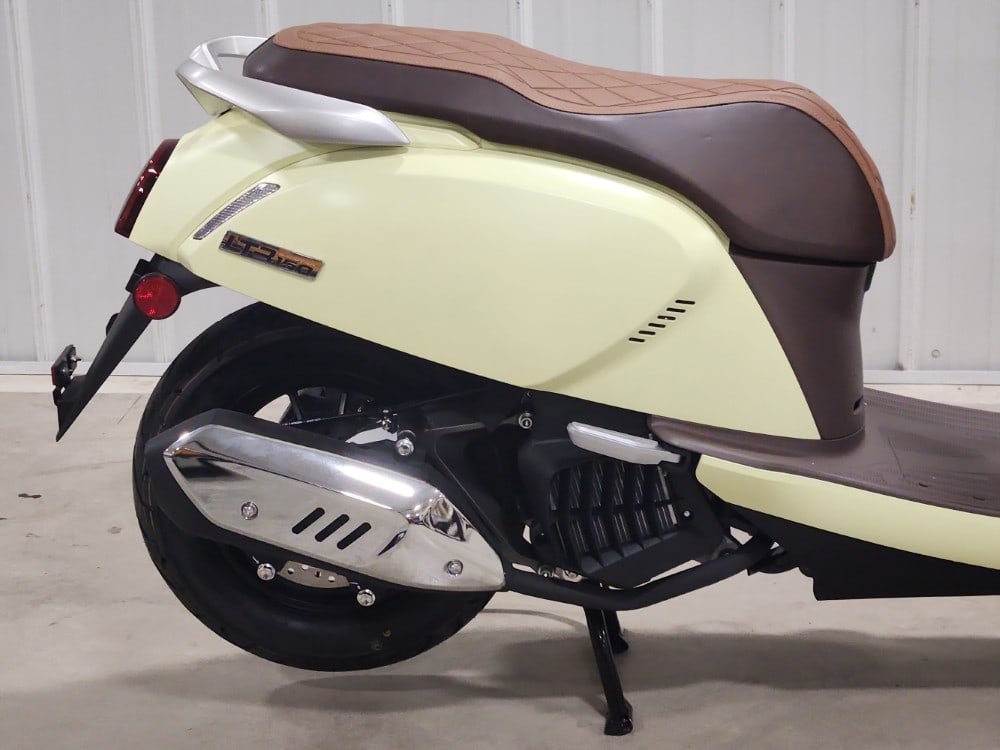 QJ motors LTR 150 Moped - 16