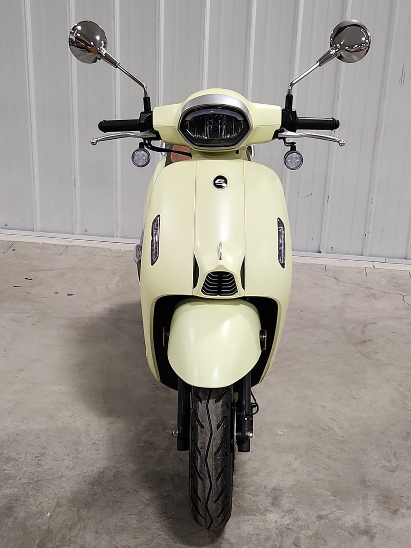 QJ motors LTR 150 Moped - 17