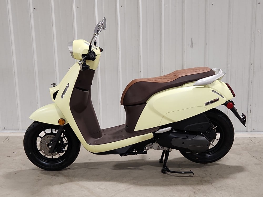 QJ motors LTR 150 Moped - 2