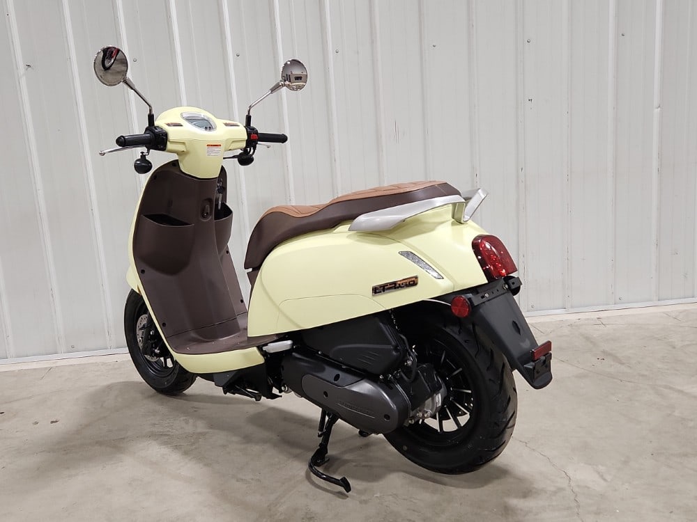 QJ motors LTR 150 Moped - 5