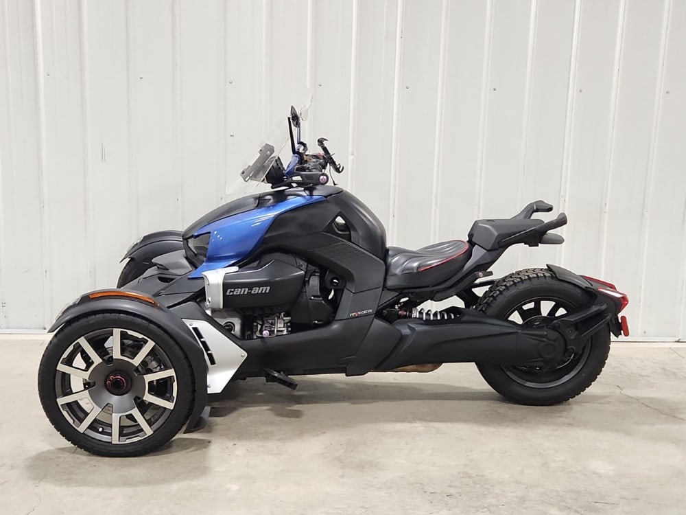 Can-Am Ryker 900 - 4