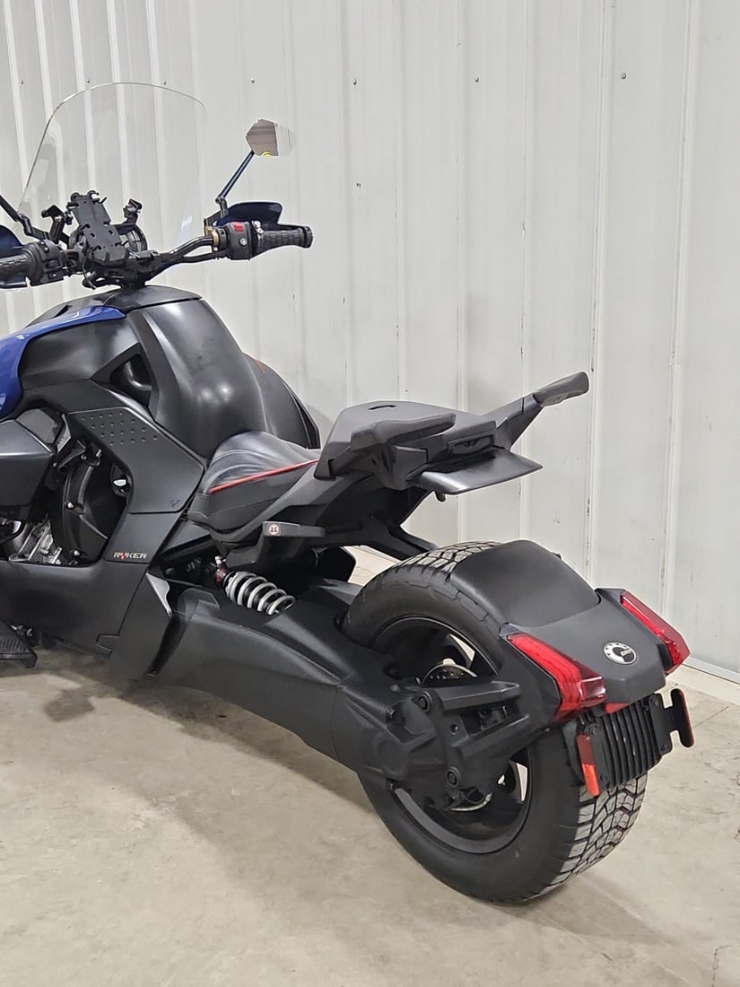 Can-Am Ryker 900 - 8