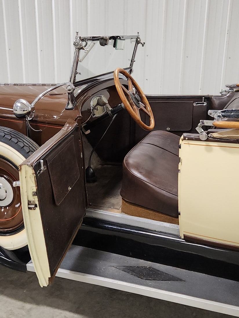 1928 Hupmobile Century Six Roadster - 12