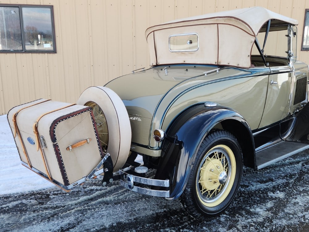1930 Ford Model A Roadster - 19