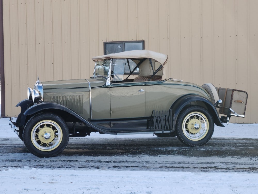 1930 Ford Model A Roadster - 2