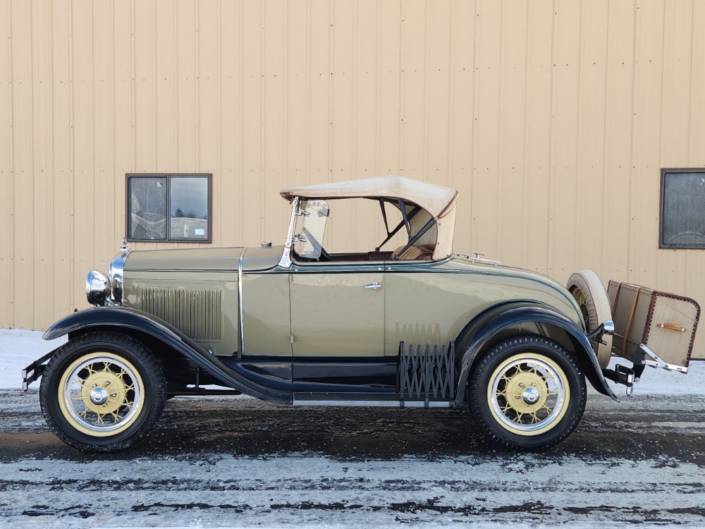 1930 Ford Model A Roadster - 4