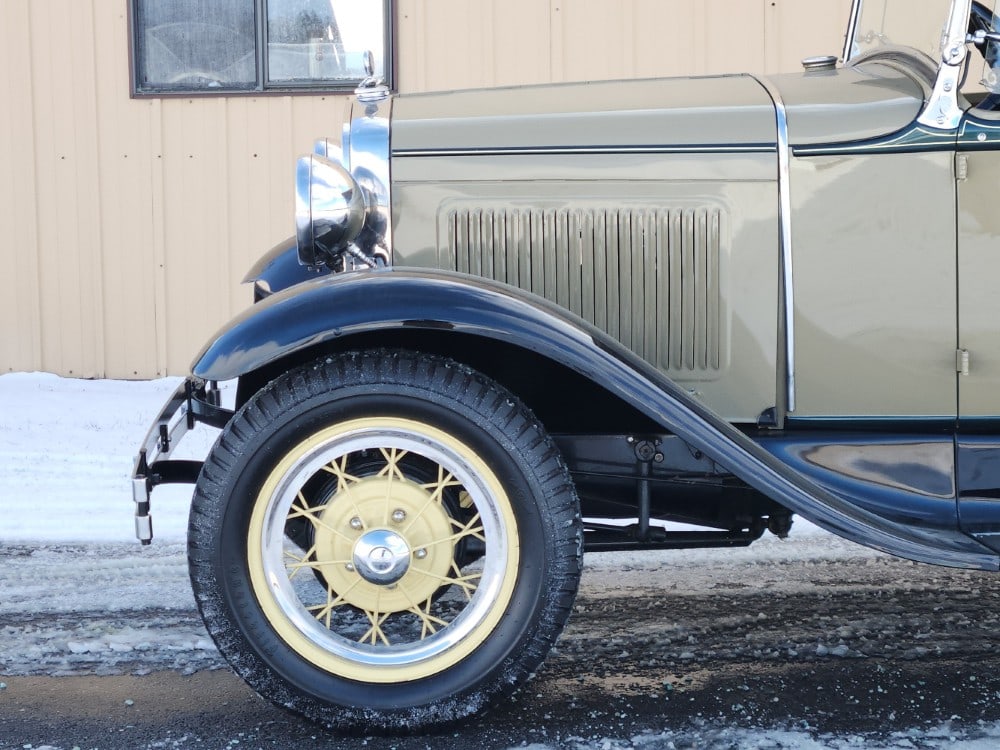 1930 Ford Model A Roadster - 5