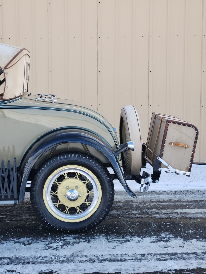 1930 Ford Model A Roadster - 7
