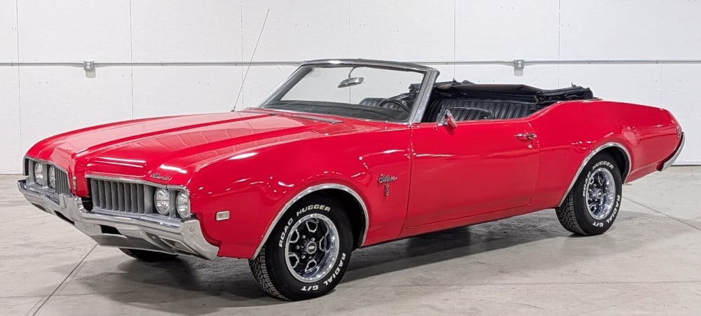 1969 Oldsmobile Cutlass Convertible: 350 CI Engine V-8 350 Automatic Transmission Non-numbers Matching Power Top Sport Steering Wheel Glass Pack Exhaust Title(MI) Mileage Exempt VIN: 336679M117806 REDUCED ONLINE BUYER'S PREMIUM OF 15% ON