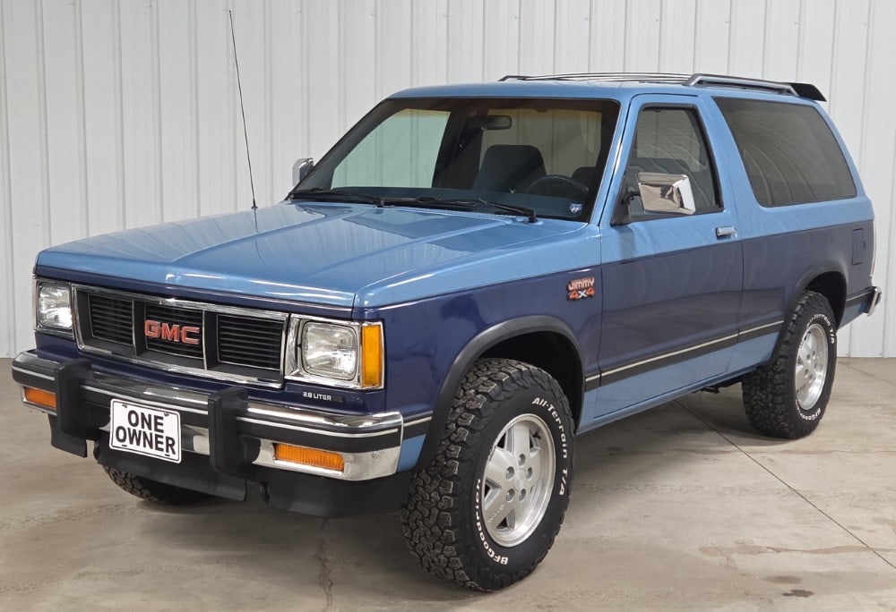 1985 GMC Jimmy 4X4: 2.8L V6 Engine Automatic Transmission 4x4 Odometer Reads 42,357 VIN: 1G5CT18B3F0522170 REDUCED ONLINE BUYER'S PREMIUM OF 15% ON THIS LOT