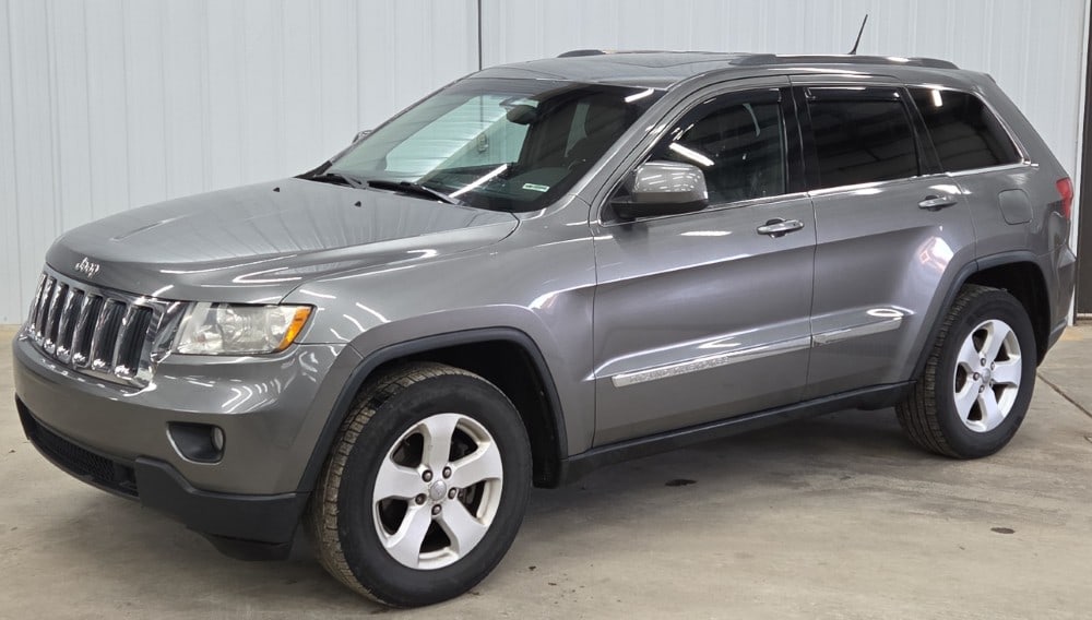 2012 Jeep Grand Cherokee: Sells with No Reserve! 3.6L 6 Cylinder Engine Automatic Transmission Runs and Drives Odometer 223287 VIN: 1C4RJFAG4CC255420 TITLE (IN) MILEAGE ACTUAL REDUCED ONLINE BUYER'S PREMIUM OF 15% ON THIS LOT