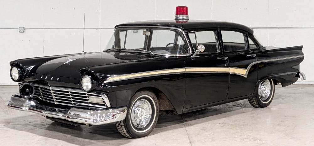 1957 Ford Fairlane (1 of 20)