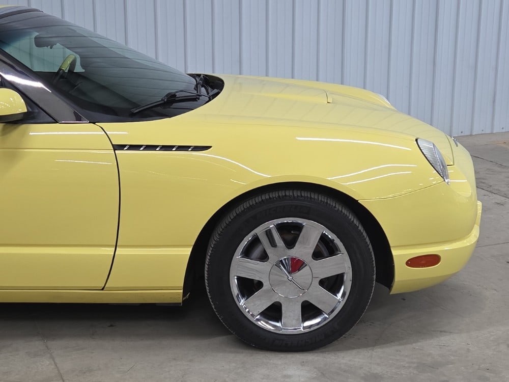 2002 Ford Thunderbird - 11