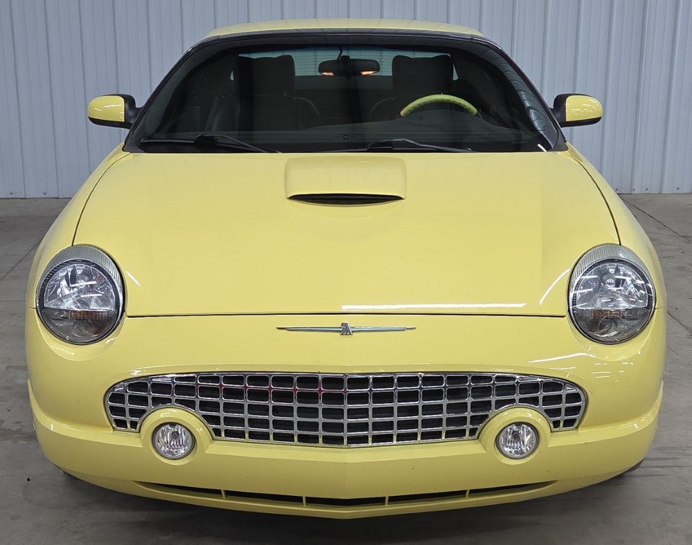 2002 Ford Thunderbird - 13