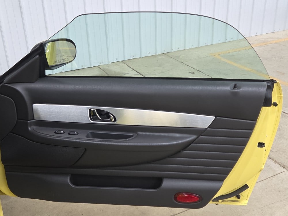 2002 Ford Thunderbird - 18