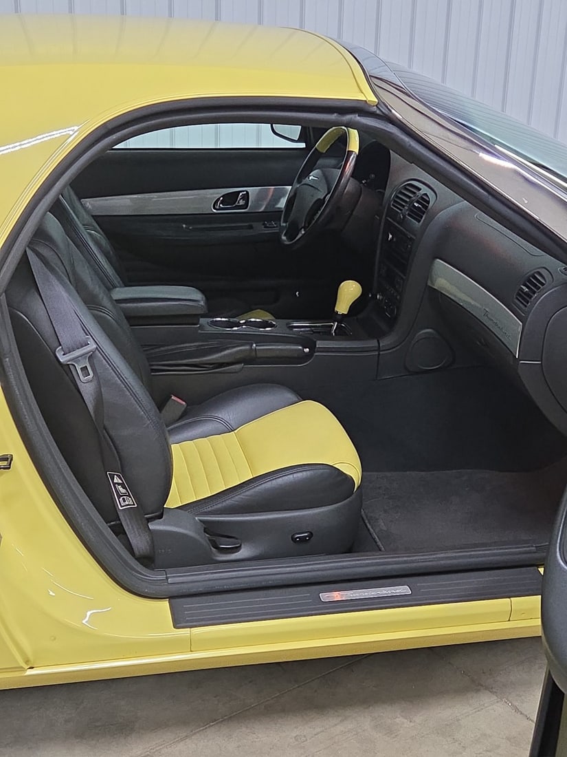 2002 Ford Thunderbird - 19