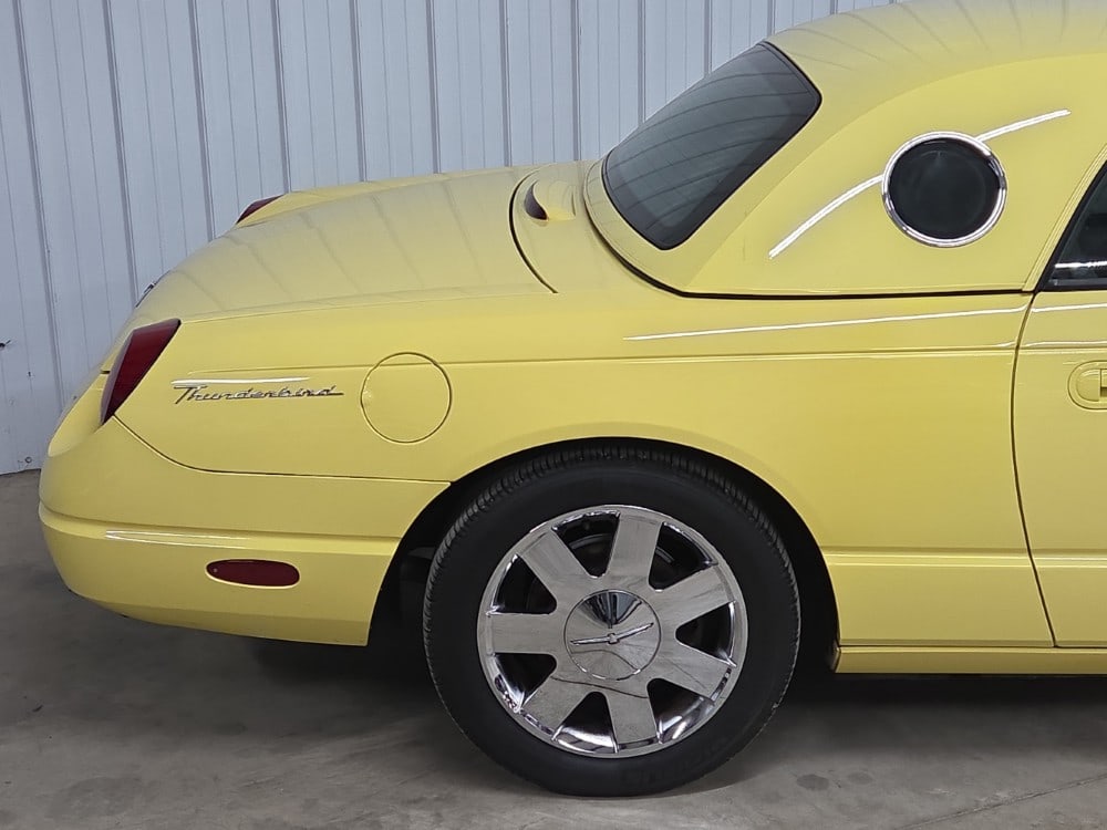 2002 Ford Thunderbird - 9