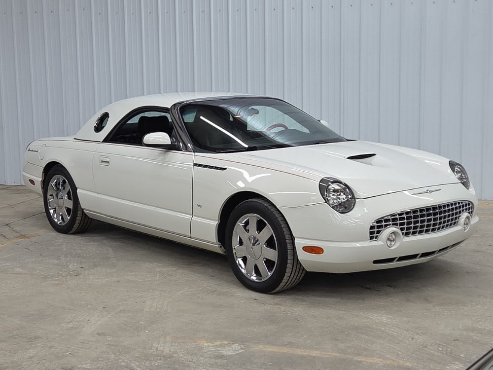 2003 Ford Thunderbird - 12