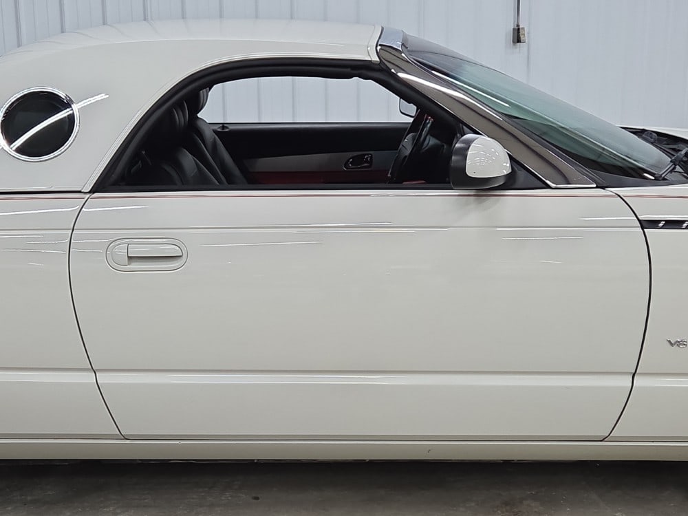 2003 Ford Thunderbird - 15