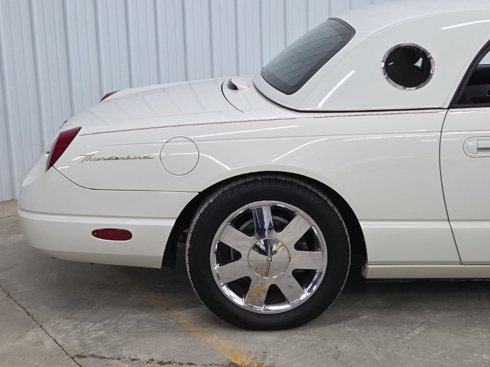 2003 Ford Thunderbird - 16