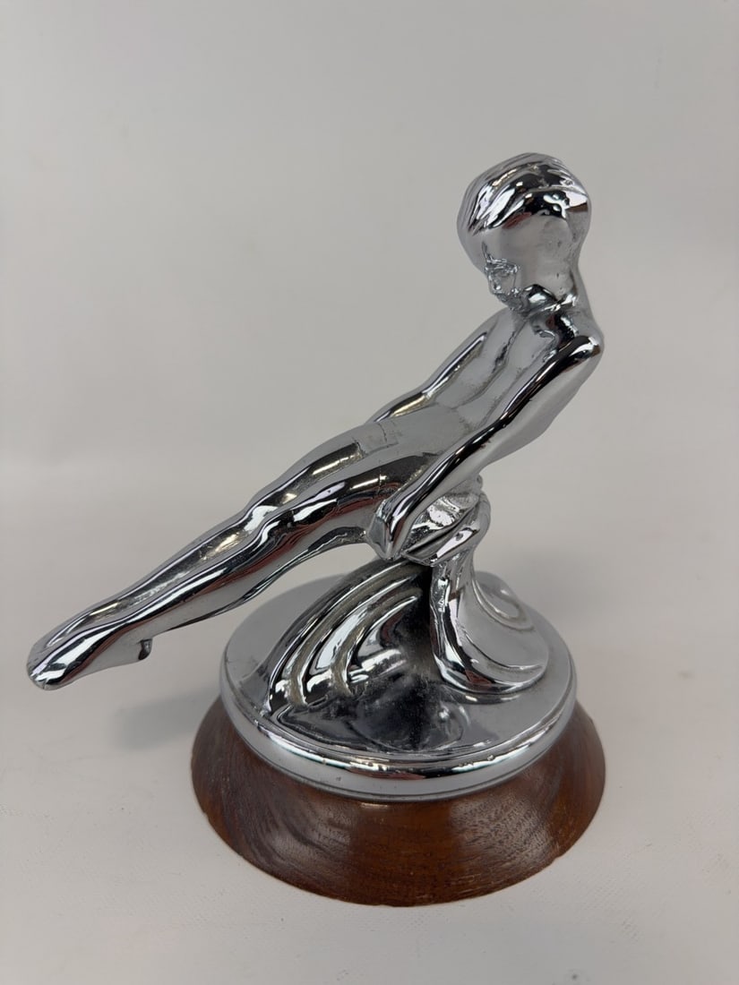 Packard Sliding Adonis Hood Mascot - 3