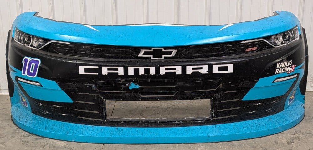 Daniel Dye's NASCAR Kansas 2024 No.10 Chevrolet Camaro Race Used Front Clip: Daniel Dye's NASCAR 2024 Kansas Race To Stop Suicide No.10 Chevrolet Camaro Race Used Front Clip . Has scratches, paint / decal loss , and other race damage and wear. Displays well