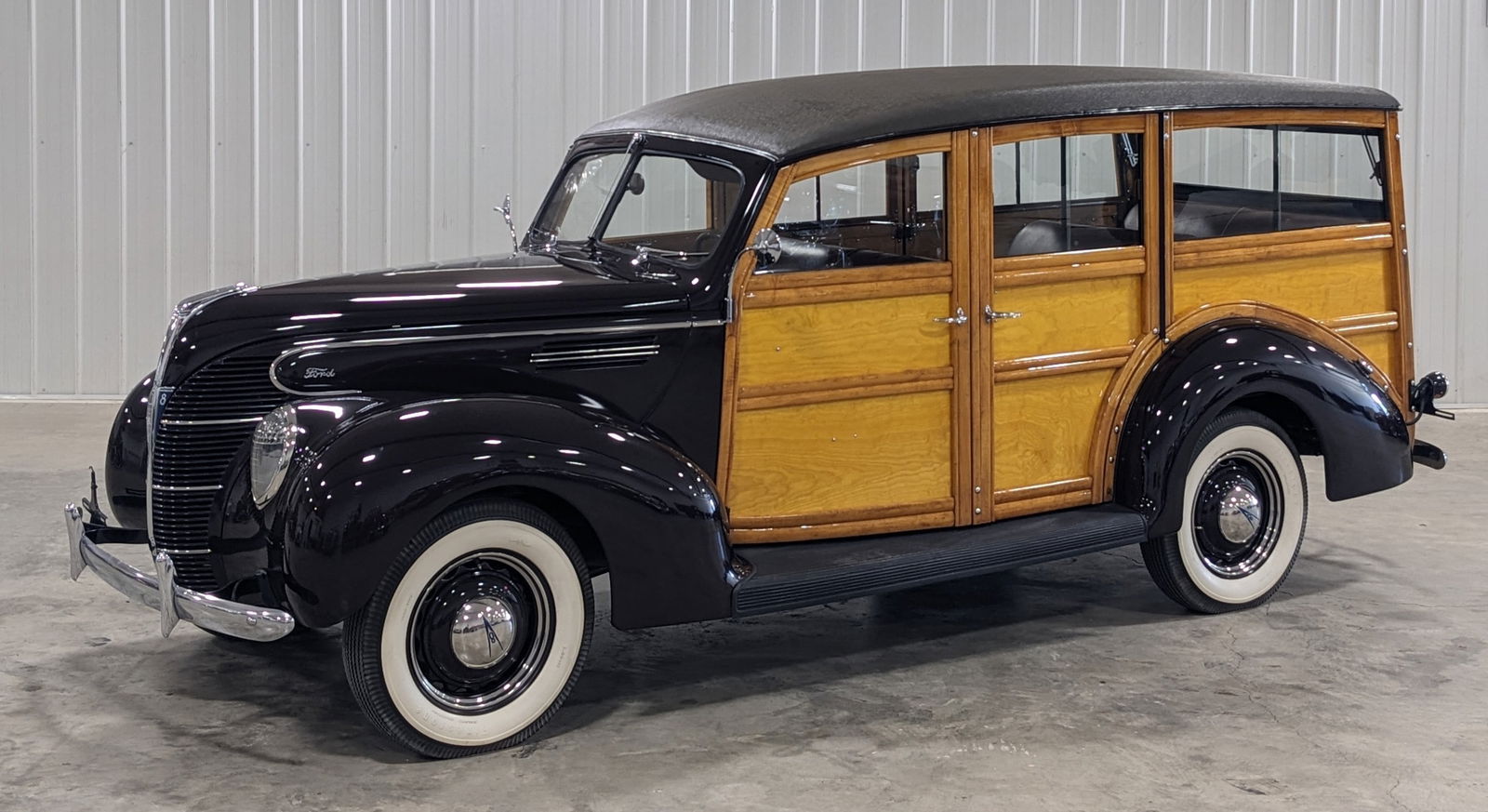 1939 Ford V-8 Standard Station Wagon: *Sells with No Reserve!**Reduced online buyer's premium of 15%*1939 Ford V-8 Standard Station WagonPeriod-correct body-off-the-frame restorationAACA National First Prize winnerOver $24,000 in