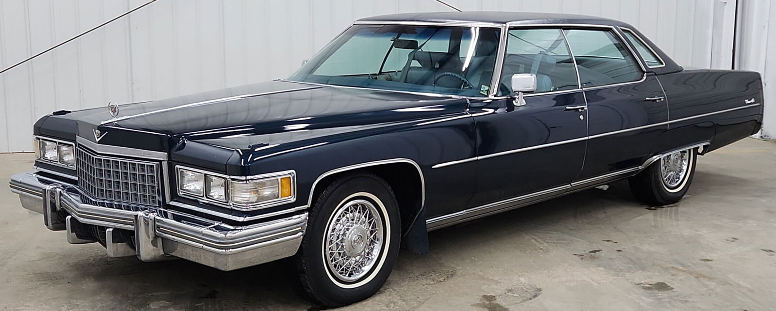 1976 Cadillac Sedan De Ville (1 of 20)