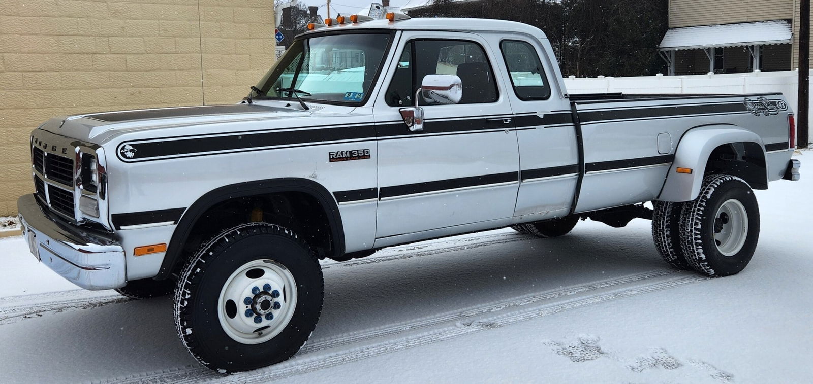 1992 Dodge D350 Club Cab Cummins Diesel Dually LE 4WD (1 of 17)