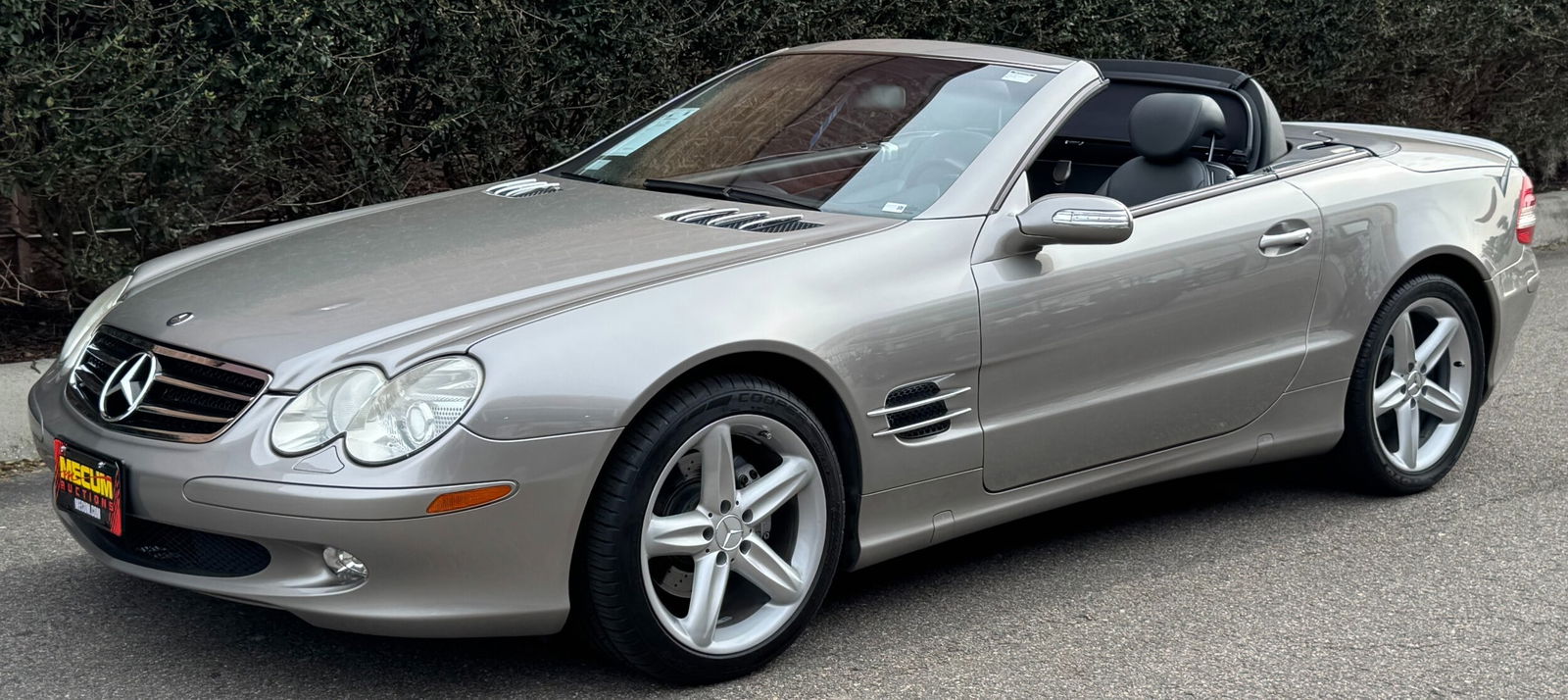 2004 Mercedes-Benz SL500: 2004 Mercedes Benz SL500 Convertible Power retractable hardtop 5.0L/ 302hp V8 engine Automatic transmission Finished in grey paint Grey leather interior Navigation Heated seats Dual zone