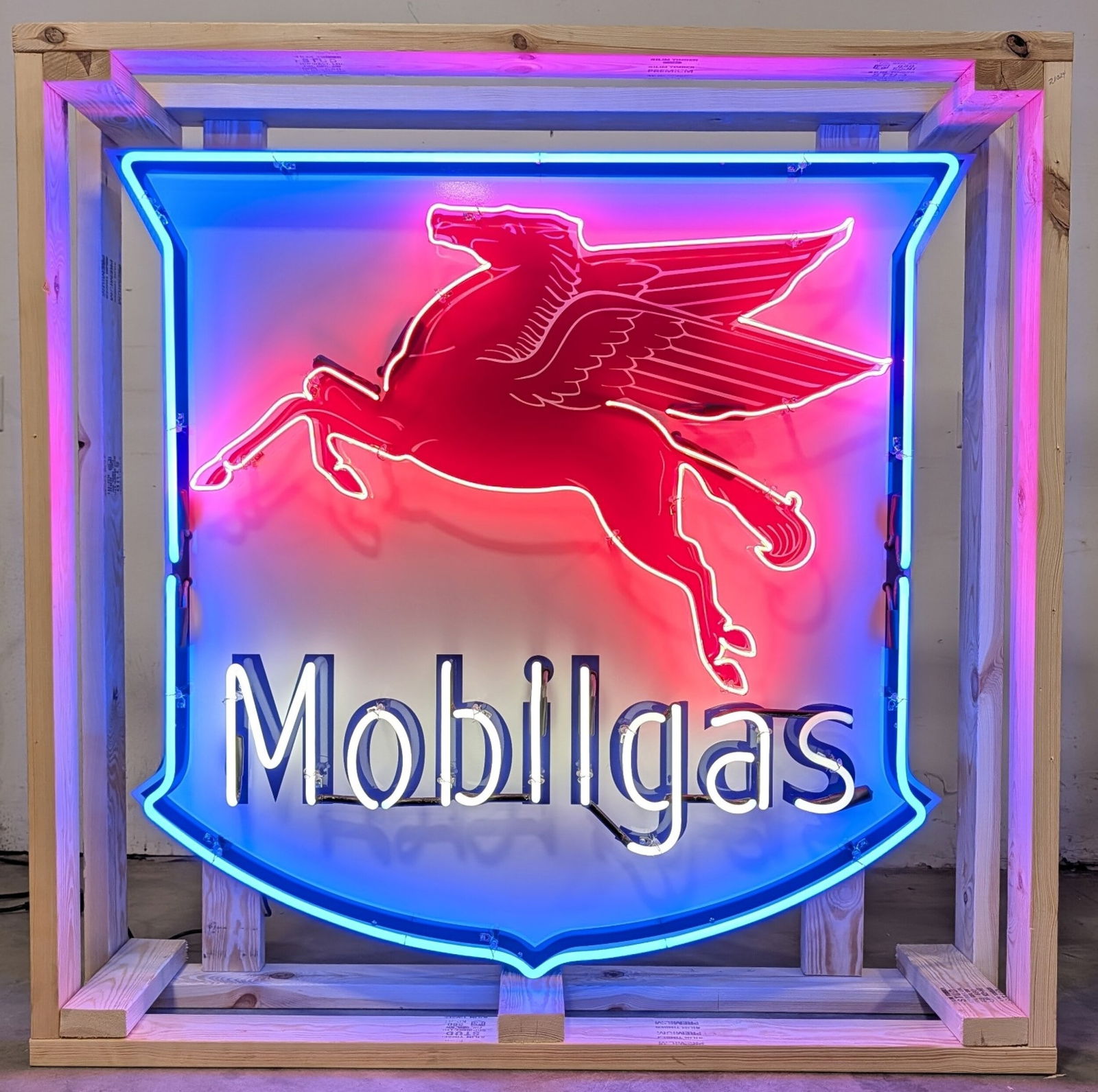 4ft Custom Mobilgas Neon Sign w/ Flashing Pegasus (1 of 10)