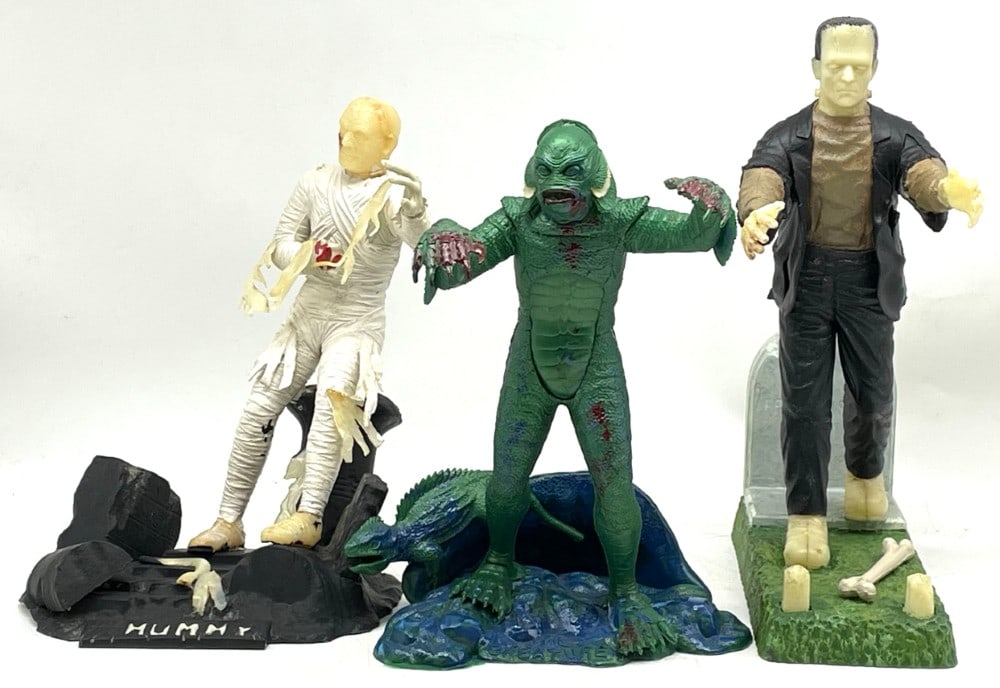 (3) 1963 Aurora Universal Monsters Models (1 of 17)