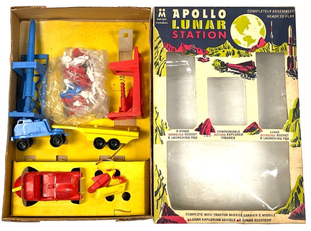 1967 Toymakers Apollo Lunar Station Playset (1 of 10)