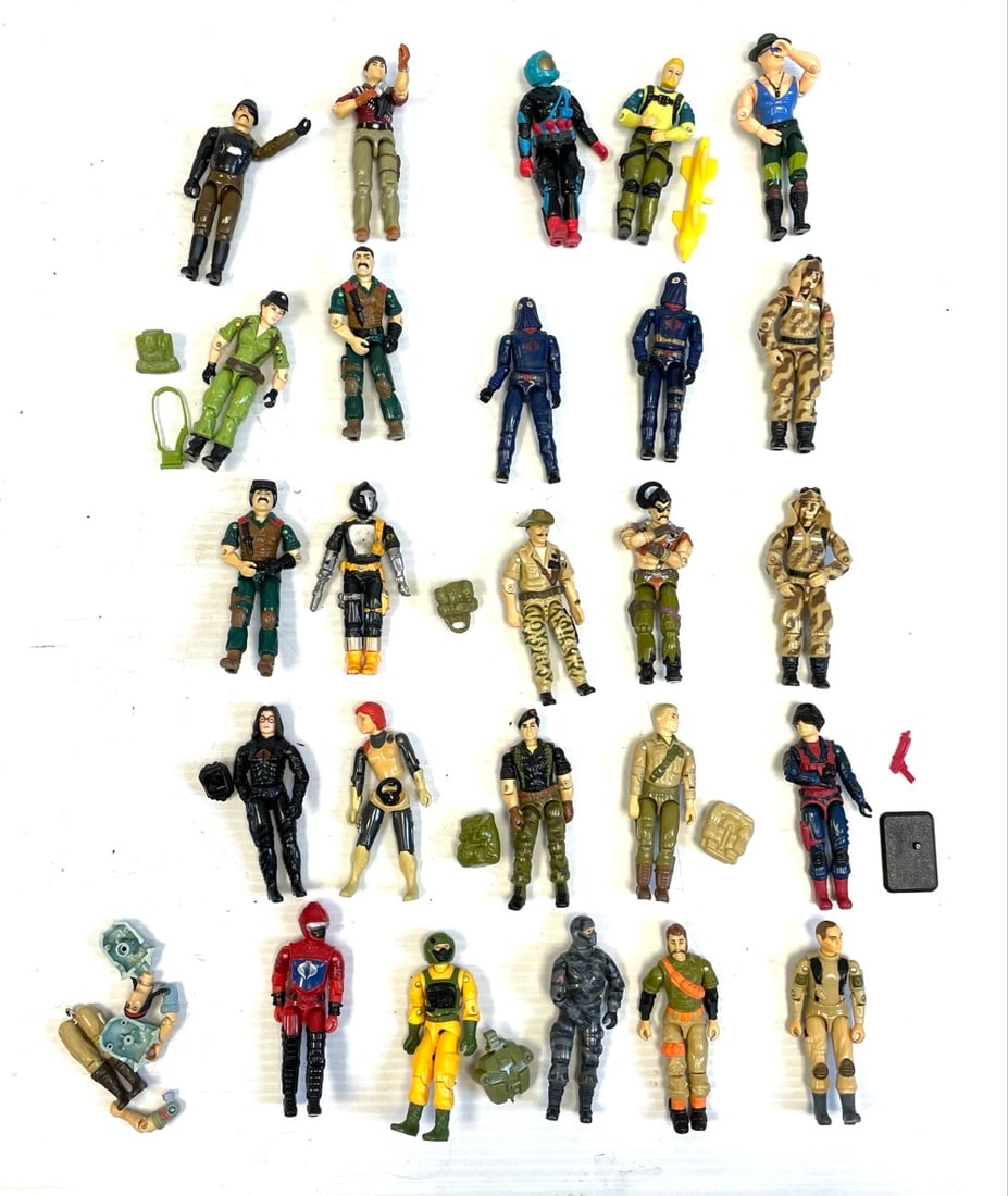 (25) G.I. Joe 8? Action Figures and Accessories (1 of 10)