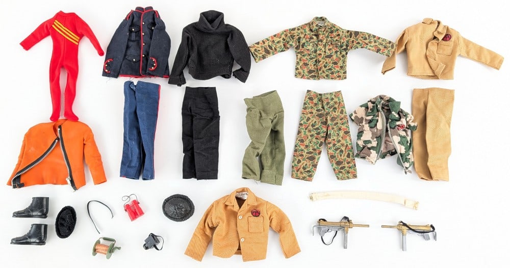 Vintage Hasbro GI Joe Uniforms / Outfits (1 of 7)