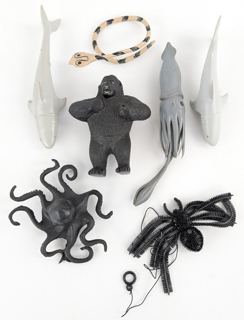 Vintage Hasbro GI Joe Animal Accessories: Vintage Hasbro GI Joe animal accessories. Includes Pygmy Gorilla, Stolen Idol Cobra snake, 8 Ropes of Danger octopus, danger of the depths shark, Sea Wolf giant squid, and Sky Dive to Danger spider. A