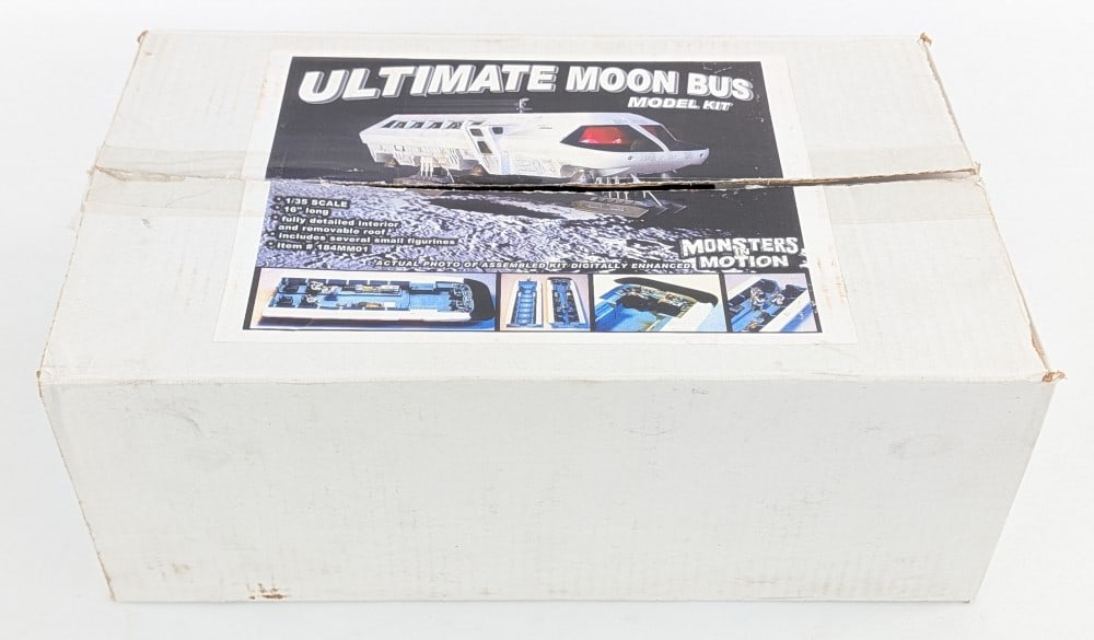1/35 Scale Monsters In Motion Ultimate Moon Bus Model Kit (1 of 8)