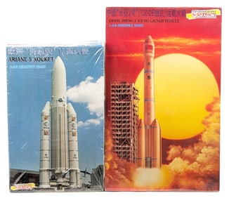 1/48 Dragon Chang Zheng 2 Launch Vehicle & 1/96 Ariane 5 Rocket Model Kits
