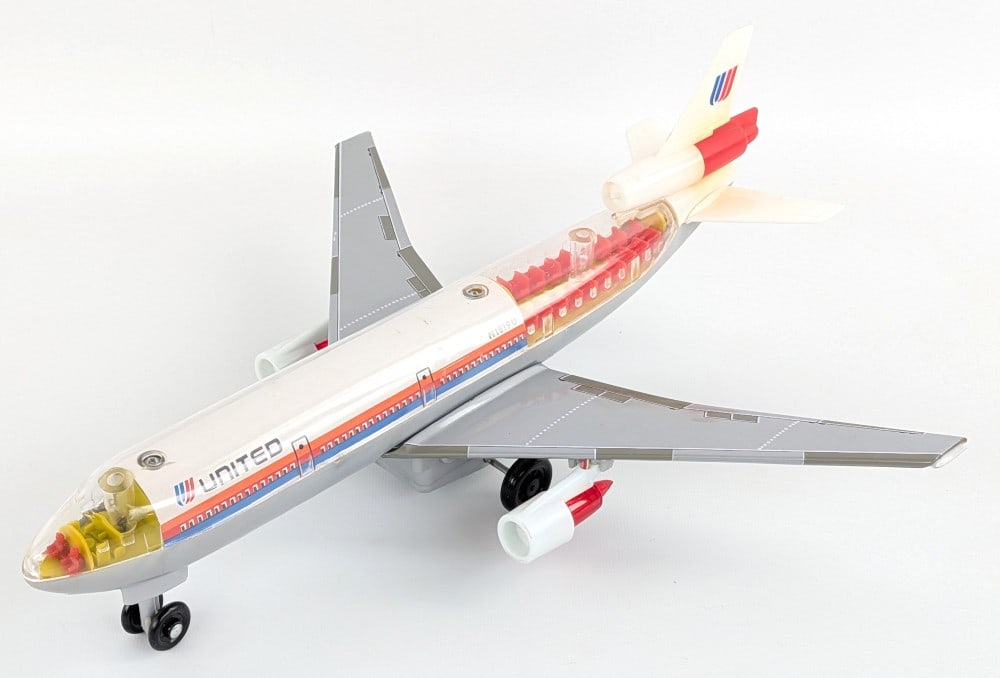 Vintage Battery Operated Douglas DC-10 United Airlines Toy Plane (1 of 8)