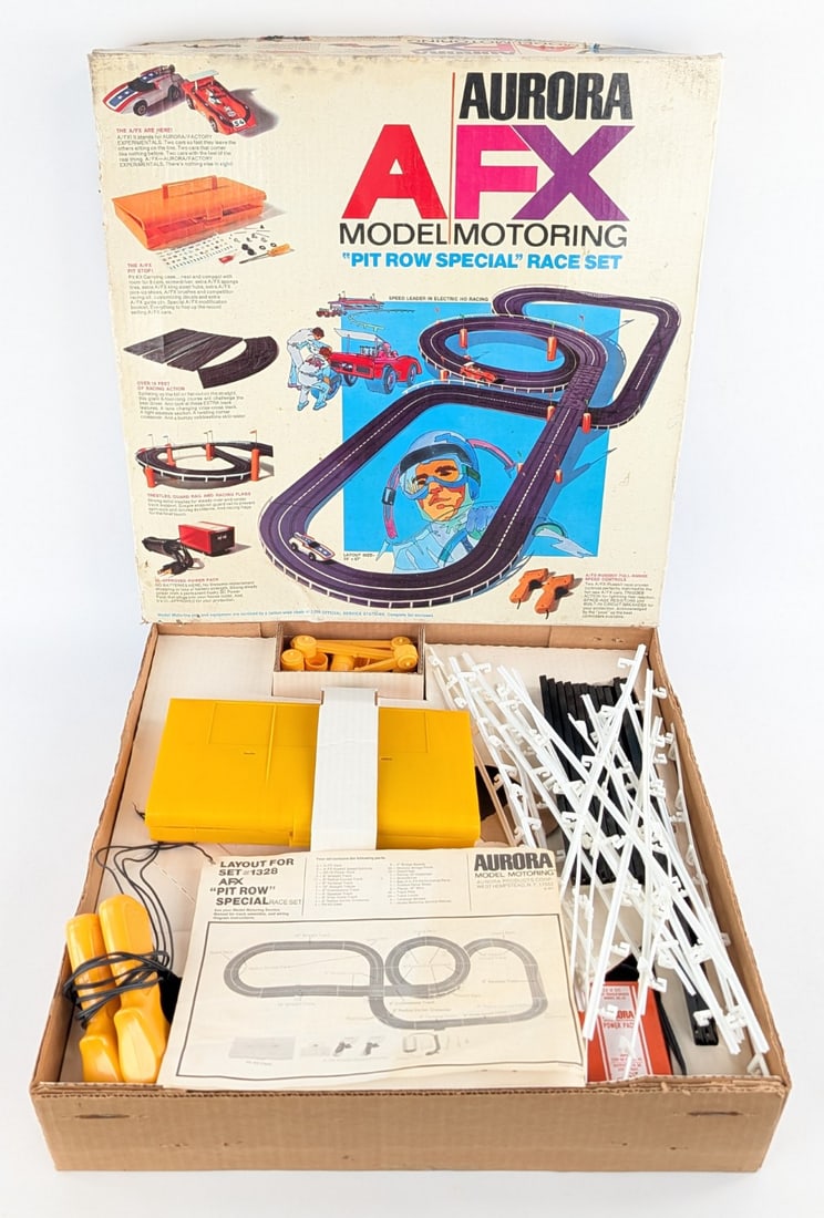 Aurora AFX Model Motoring Pit Row Special Race Set In Box (1 of 11)
